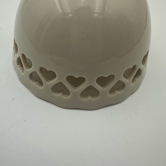LENOX Beige Porcelain & 22KT Gold Rim HEART Cut Out CANDY DISH Bowl 5.75"D - Picture 4 of 5